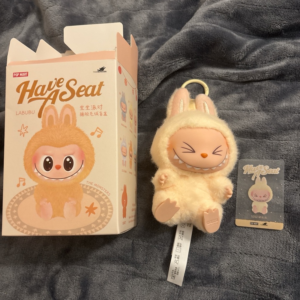 Have a Seat Sisi Labubu